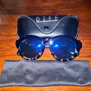 Diff Sunglasses with case and cleaning cloth